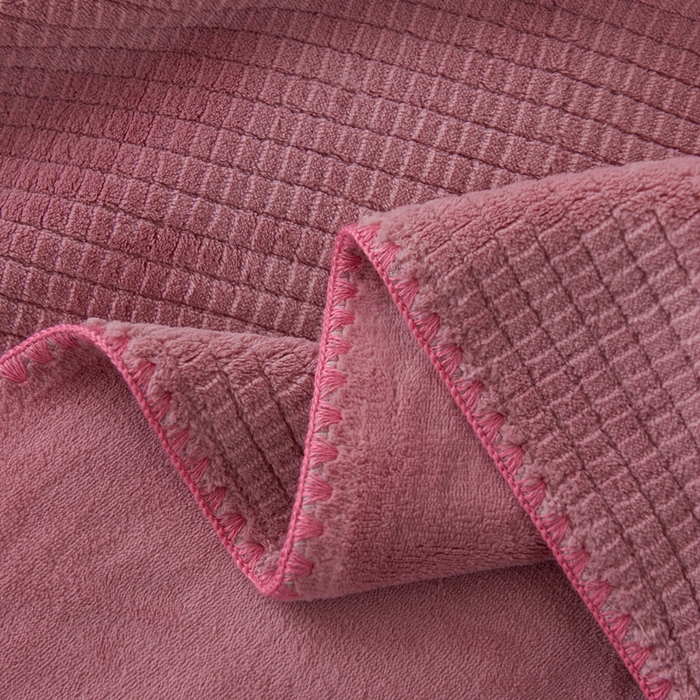 91家纺网 家纺一手货源 找家纺 馨米莱家纺 2025新款AB版牛奶绒提花纯色多功能盖毯毛毯 嫣红色
