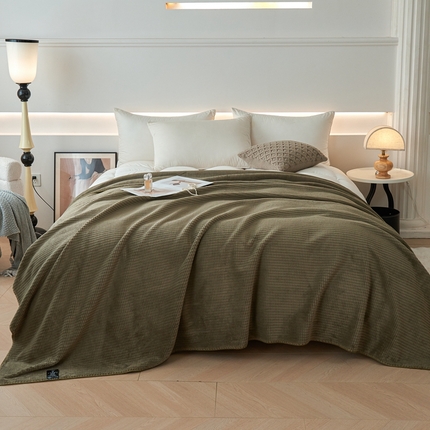 91家纺网 家纺一手货源 找家纺 （总）馨米莱家纺 2025新款AB版牛奶绒提花纯色多功能盖毯毛毯