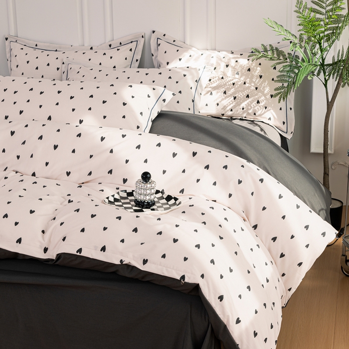 91家纺网 家纺一手货源 找家纺 雅慕家居 2025新款A类碎花水润棉磨毛四件套 一见倾心