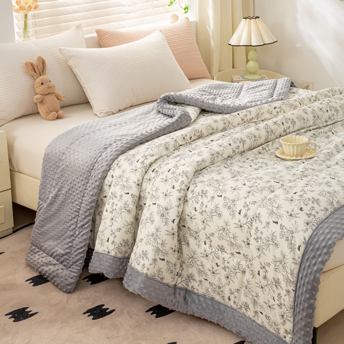 91家纺网 家纺一手货源 找家纺 锦鹭被业  2025款A类全棉纯棉豆豆被春秋空调夏凉加厚冬被子 俏花枝