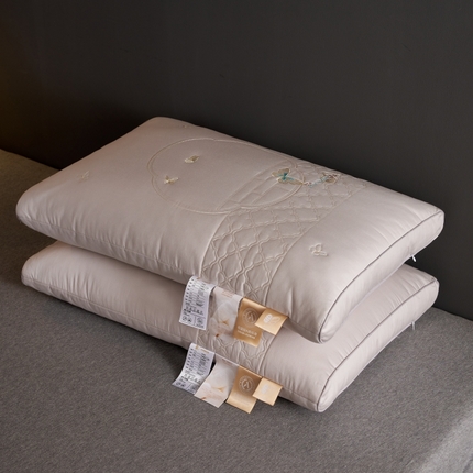 91家纺网 家纺一手货源 找家纺 （总）乐可 2025新款苏锦蚕咝枕-风格二