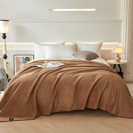 91家纺网 家纺一手货源 找家纺 （总）馨米莱家纺 2025新款AB版牛奶绒提花纯色多功能盖毯毛毯