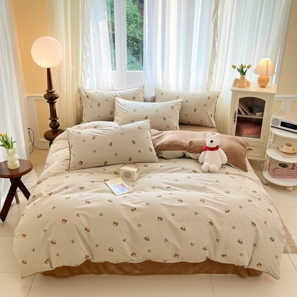 麦伦家居 2025秋冬新品多功能床品全棉+牛奶绒印花四件套 樱桃小熊