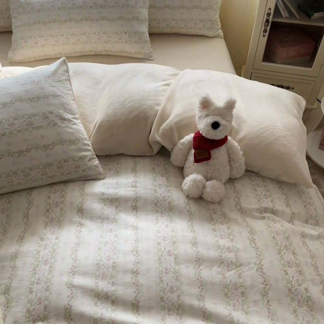 91家纺网 家纺一手货源 找家纺 麦伦家居 2025秋冬新品多功能床品全棉+牛奶绒印花四件套 舒城小花