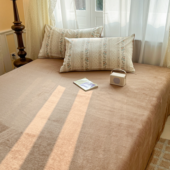 91家纺网 家纺一手货源 找家纺 麦伦家居 2025秋冬新品多功能床品全棉+牛奶绒印花四件套 秋日玫瑰