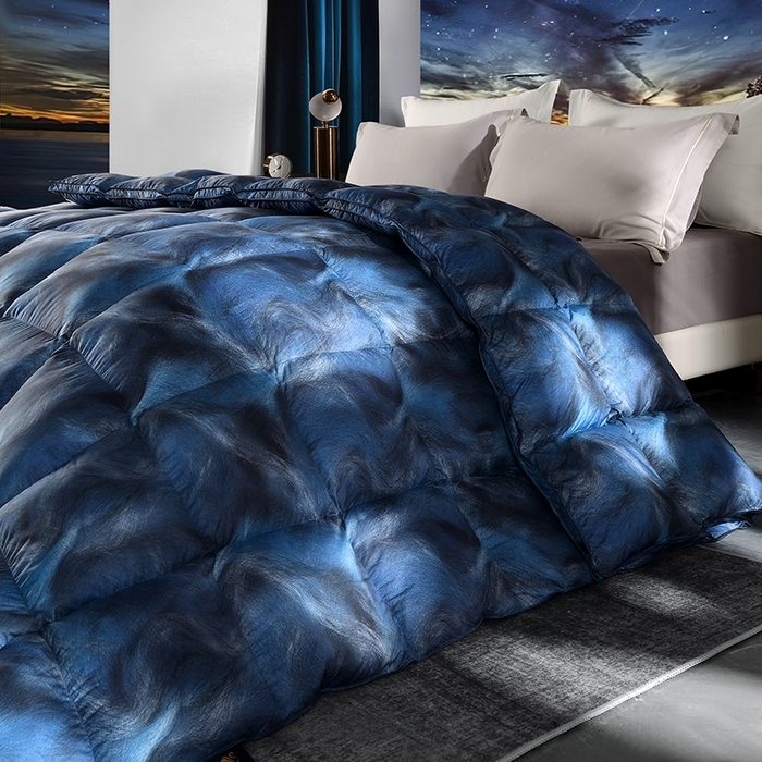 91家纺网 家纺一手货源 找家纺 织梦人羽绒工厂店 2024新款新国标50绒云柔棉柔赛丝数码印花被子 极光-蓝