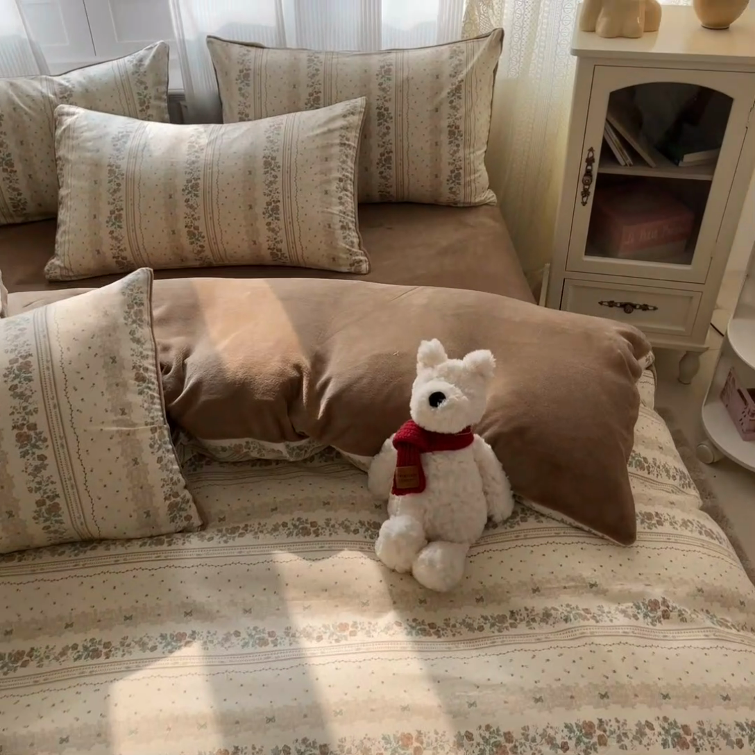 91家纺网 家纺一手货源 找家纺 麦伦家居 2025秋冬新品多功能床品全棉+牛奶绒印花四件套 秋日玫瑰