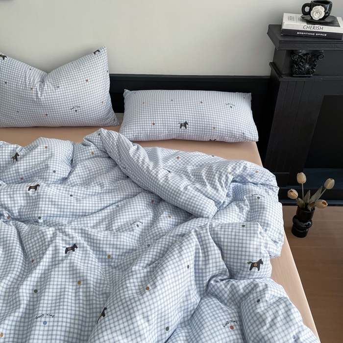 91家纺网 家纺一手货源 找家纺 仟网汇 2025新款有氧针织棉双层纱系列四件套--床拍图 木马小波点