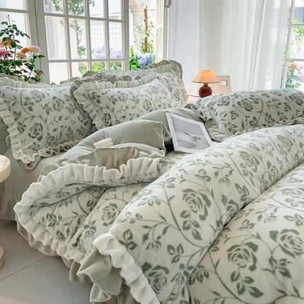 91家纺网 家纺一手货源 找家纺 （买家秀 爆款不断货）A类母婴级法式牛奶绒雕花四件套珊瑚绒小香风牛奶绒四件套雪花绒四件套雕花绒四件套 浪漫花海-豆豆绿