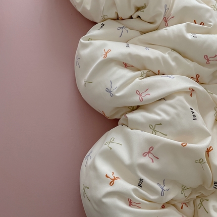 91家纺网 家纺一手货源 找家纺 （总）仟网汇 2025新款有氧针织棉双层纱系列四件套--床拍图