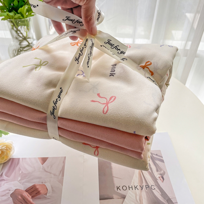 91家纺网 家纺一手货源 找家纺 一比一家纺 2025新款有氧针织棉双层纱系列四件套-叠拍图 五彩斑斓