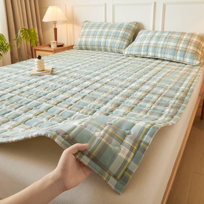 91家纺网 家纺一手货源 找家纺 恋绒家纺 2025新款无印风水洗棉防水款床褥隔尿垫床褥护理垫床垫 绿大格