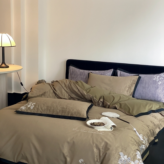 91家纺网 家纺一手货源 找家纺 赫帛 2025新款50支全棉磨毛刺绣四件套-夕雾（磨毛款） 夕雾（磨毛款）-复古绿【预售，12.18号发货】