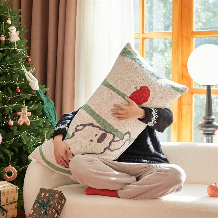 91家纺网 家纺一手货源 找家纺 （总）暖绵绵家纺 2025新款半边绒系列卡瑞克同款抱枕（含芯）（最低零售价：128元）