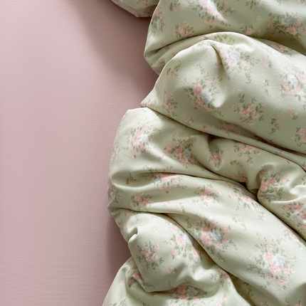 91家纺网 家纺一手货源 找家纺 （总）仟网汇 2025新款有氧针织棉双层纱系列四件套--床拍图