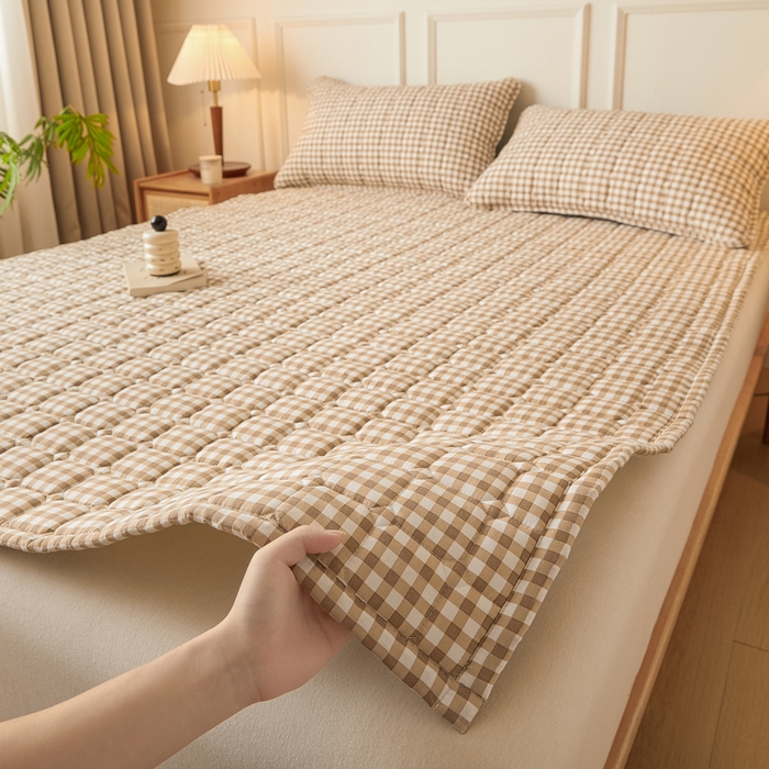 91家纺网 家纺一手货源 找家纺 恋绒家纺 2025新款无印风水洗棉防水款床褥隔尿垫床褥护理垫床垫 黄小格