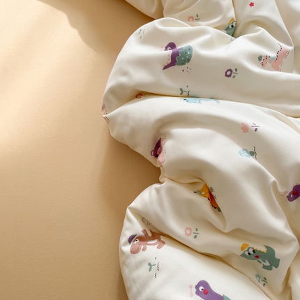 91家纺网 家纺一手货源 找家纺 （总）仟网汇 2025新款有氧针织棉双层纱系列四件套--床拍图