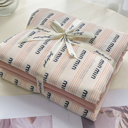 91家纺网 家纺一手货源 找家纺 仟网汇 2025新款有氧针织棉双层纱系列四件套--叠拍图 心沫-粉