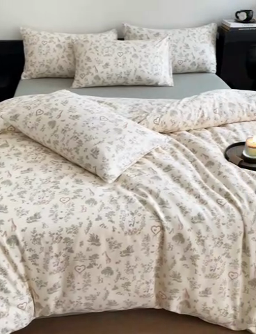 91家纺网 家纺一手货源 找家纺 仟网汇 2025新款有氧针织棉双层纱系列四件套--床拍图 舒香玉影