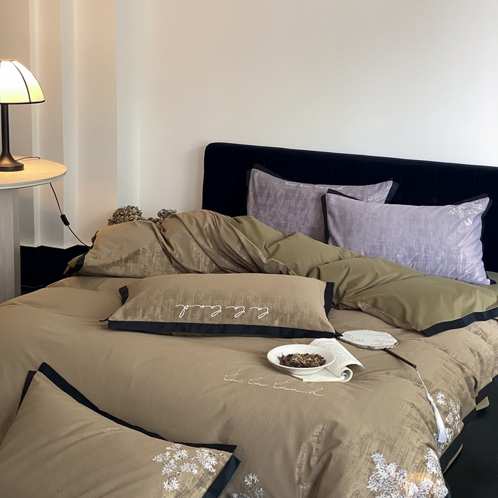 91家纺网 家纺一手货源 找家纺 赫帛 2025新款50支全棉磨毛刺绣四件套-夕雾（磨毛款） 夕雾（磨毛款）-复古绿【预售，12.18号发货】