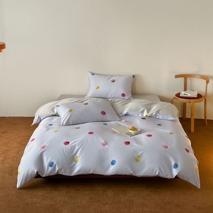 91家纺网 家纺一手货源 找家纺 赫帛 2025新款60s缎纹数码印花长绒棉四件套-缤纷水果 缤纷水果-紫色