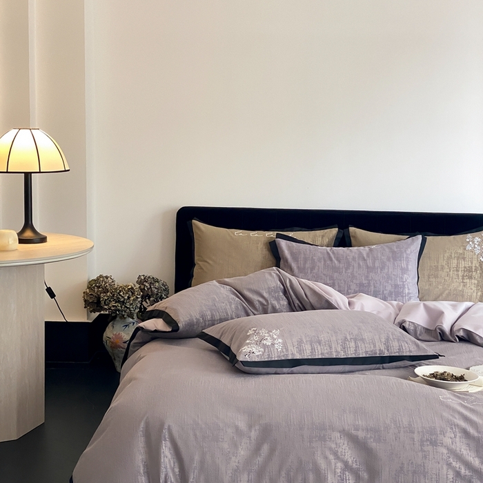 91家纺网 家纺一手货源 找家纺 赫帛 2025新款50支全棉磨毛刺绣四件套-夕雾（磨毛款） 夕雾（磨毛款）-烟灰紫