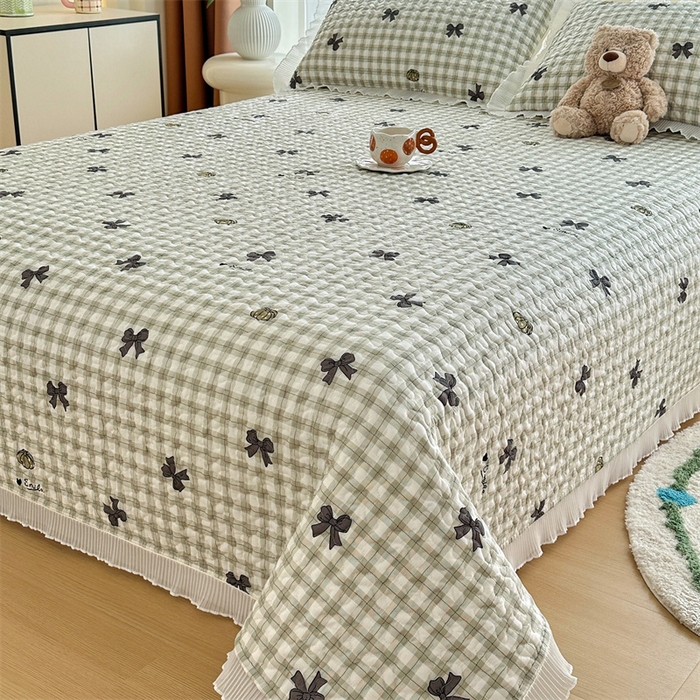 91家纺网 家纺一手货源 找家纺 岚吉 2025新款精梳棉珍珠棉小仙女款床盖三件套 蝶恋曲-灰绿