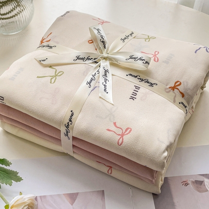 91家纺网 家纺一手货源 找家纺 仟网汇 2025新款有氧针织棉双层纱系列四件套--叠拍图 五彩斑斓