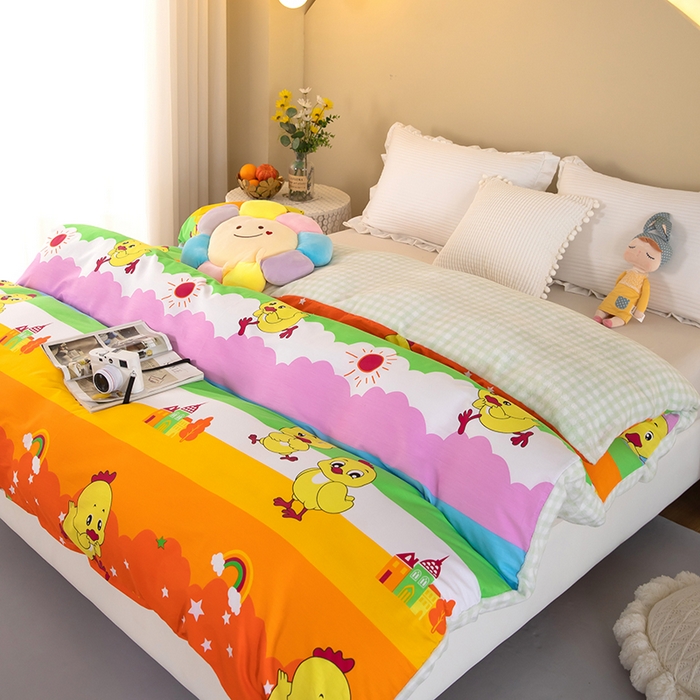 91家纺网 家纺一手货源 找家纺 2025新款纯棉加牛奶绒被套 彩虹牧场