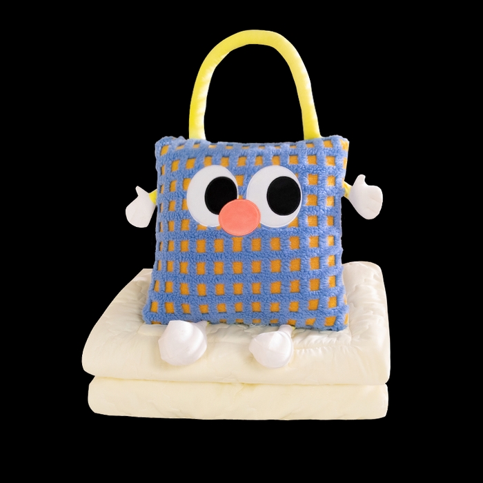 91家纺网 家纺一手货源 找家纺 中华鲟 2025新款多功能羊羔绒提花网红抱枕毯卡通立体贴布刺绣抱枕被夏被 蓝色