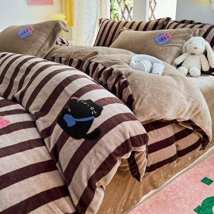 91家纺网 家纺一手货源 找家纺 （总）（买家秀爆款不断货）A类母婴级毛巾绣牛奶绒四件套珊瑚绒四件套雪花绒四件套刺绣牛奶绒毛巾绣四件套小清新