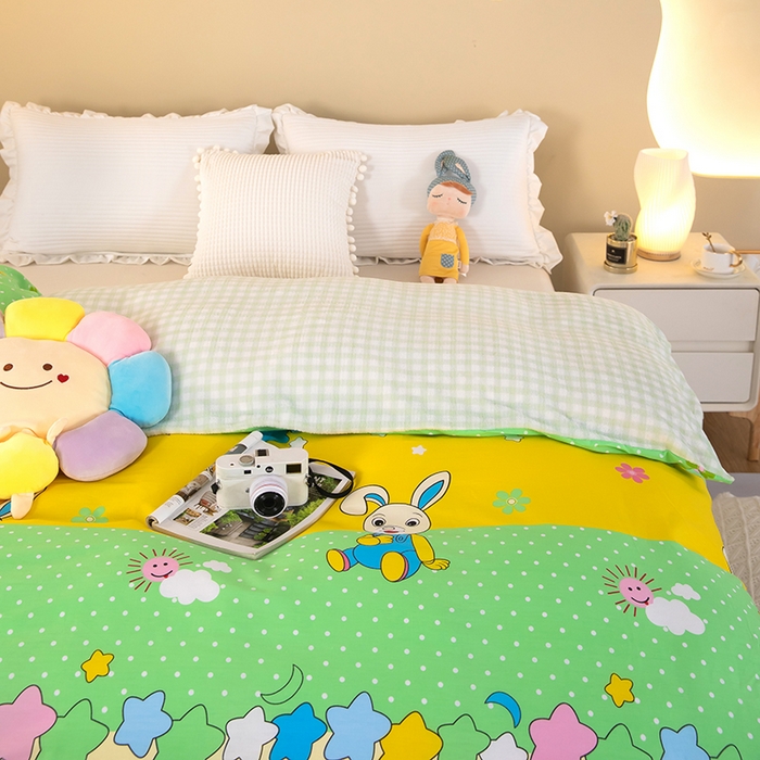 91家纺网 家纺一手货源 找家纺 2025新款纯棉加牛奶绒被套 星月兔