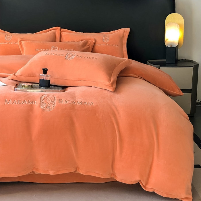 91家纺网 家纺一手货源 找家纺 梦莱斯 2025新款高克重牛奶绒刺绣四件套 活力橙