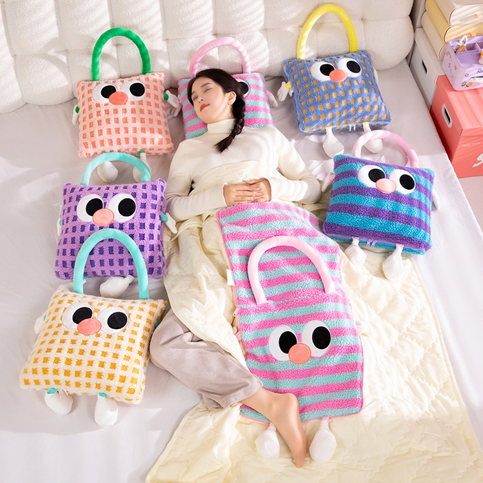 91家纺网 家纺一手货源 找家纺 （总）中华鲟 2025新款多功能羊羔绒提花网红抱枕毯卡通立体贴布刺绣抱枕被夏被