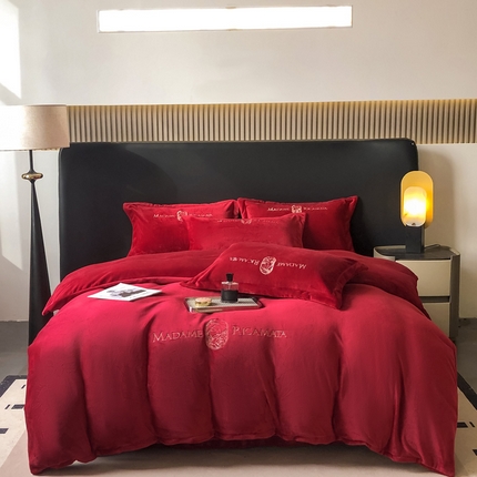 91家纺网 家纺一手货源 找家纺 （总）梦莱斯 2025新款高克重牛奶绒刺绣四件套