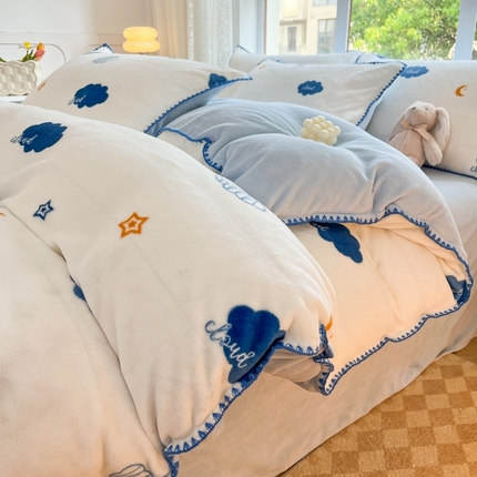 （买家秀 爆款不断货）A类母婴级双面牛奶绒四件套三角针珊瑚绒雪花绒四件套高克重卡通牛奶绒四件套花卉 云朵月亮