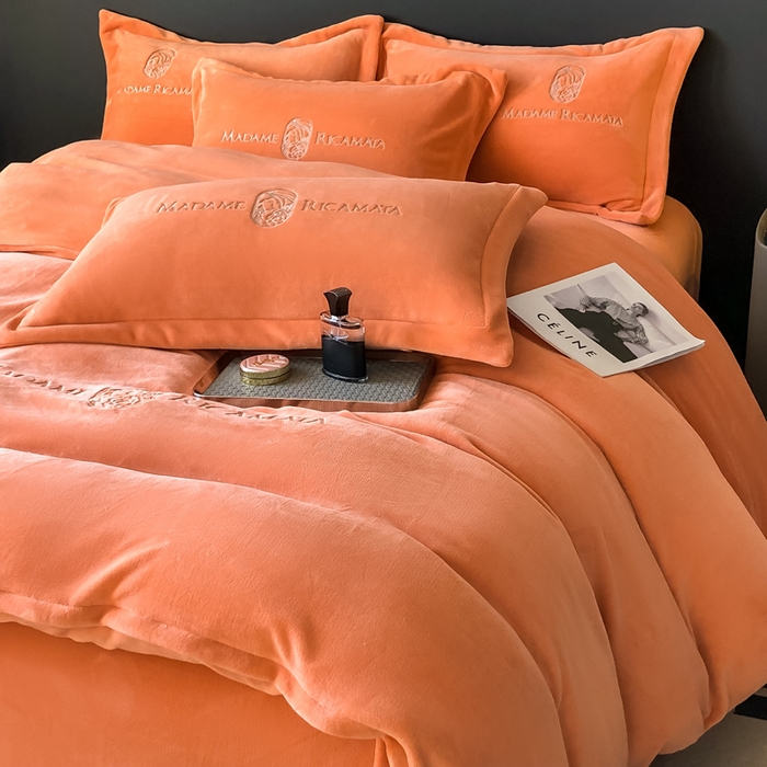 91家纺网 家纺一手货源 找家纺 梦莱斯 2025新款高克重牛奶绒刺绣四件套 活力橙