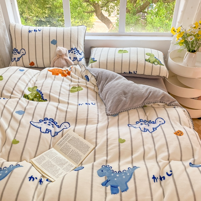 91家纺网 家纺一手货源 找家纺 （买家秀 爆款不断货）A类母婴级双面牛奶绒四件套三角针珊瑚绒雪花绒四件套高克重卡通牛奶绒四件套花卉 蓝绿恐龙