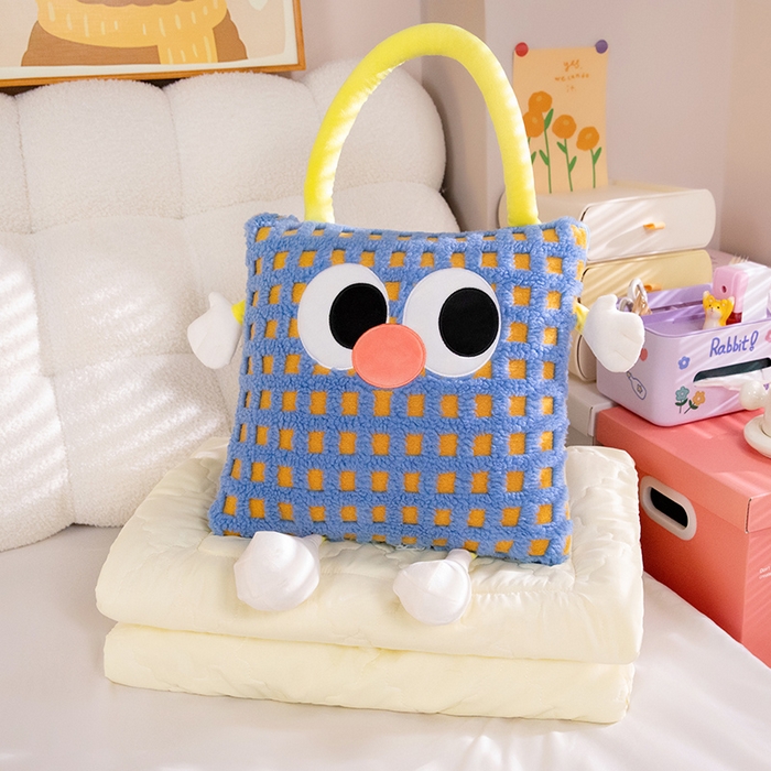 91家纺网 家纺一手货源 找家纺 中华鲟 2025新款多功能羊羔绒提花网红抱枕毯卡通立体贴布刺绣抱枕被夏被 蓝色