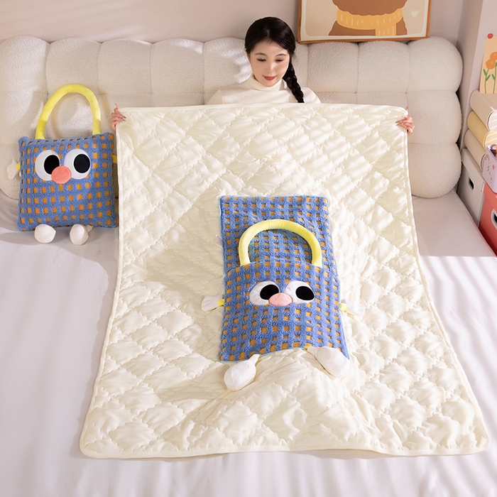 91家纺网 家纺一手货源 找家纺 中华鲟 2025新款多功能羊羔绒提花网红抱枕毯卡通立体贴布刺绣抱枕被夏被 蓝色