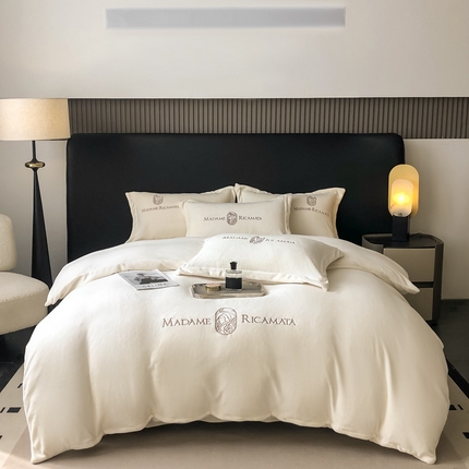 梦莱斯 2025新款高克重牛奶绒刺绣四件套 奶油白