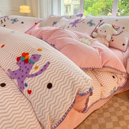 （买家秀 爆款不断货）A类母婴级双面牛奶绒四件套三角针珊瑚绒雪花绒四件套高克重卡通牛奶绒四件套花卉 顽皮粉豹