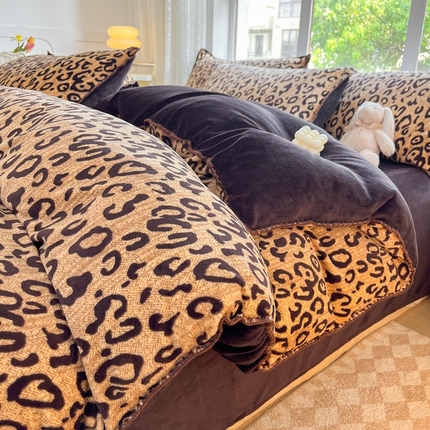 （买家秀 爆款不断货）A类母婴级双面牛奶绒四件套三角针珊瑚绒雪花绒四件套高克重卡通牛奶绒四件套花卉 野性豹纹