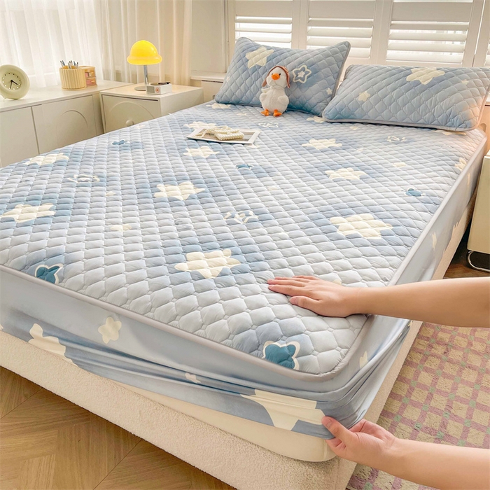 91家纺网 家纺一手货源 找家纺 【高克重加厚】雯豆 新品磨毛夹棉床笠印花水洗棉床笠三件套床垫保护罩 星光灿烂