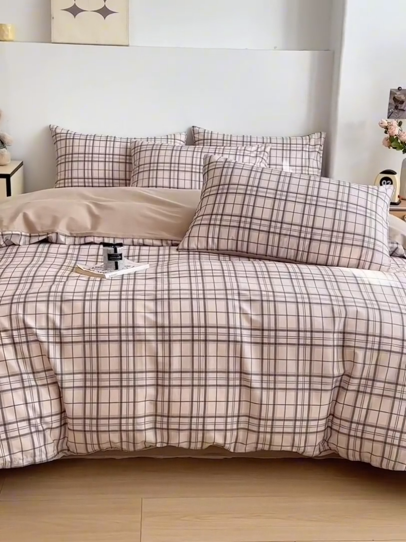 91家纺网 家纺一手货源 找家纺 柠馨 2025新款13372全棉印花四件套无印风系列 窗格粉