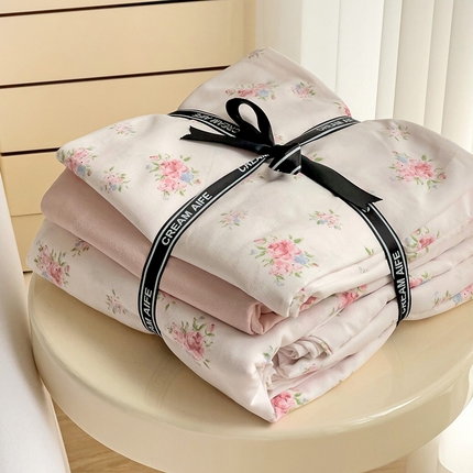 91家纺网 家纺一手货源 找家纺 尤米 2025新款有氧针织双层纱四件套 白桃夭夭