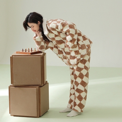 91家纺网 家纺一手货源 找家纺 （总）妍景家居生活馆 2025新款夹棉棋盘格