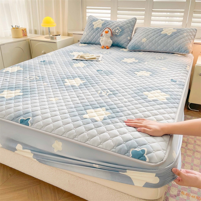 91家纺网 家纺一手货源 找家纺 【高克重加厚】雯豆 新品磨毛夹棉床笠印花水洗棉床笠三件套床垫保护罩 星光灿烂