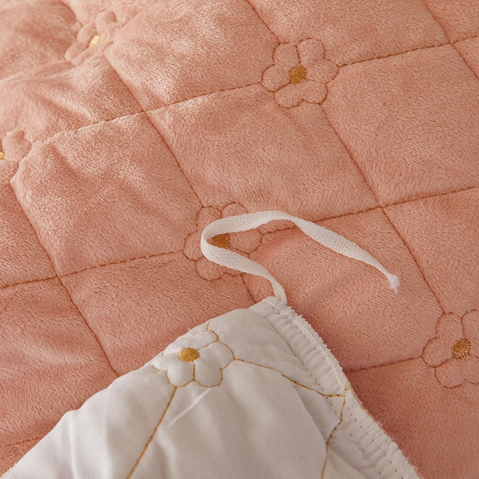 91家纺网 家纺一手货源 找家纺 罗艺轩 2025新款婴儿绒双层夹棉可拆卸床裙四件套-花语 花语-梦幻玉