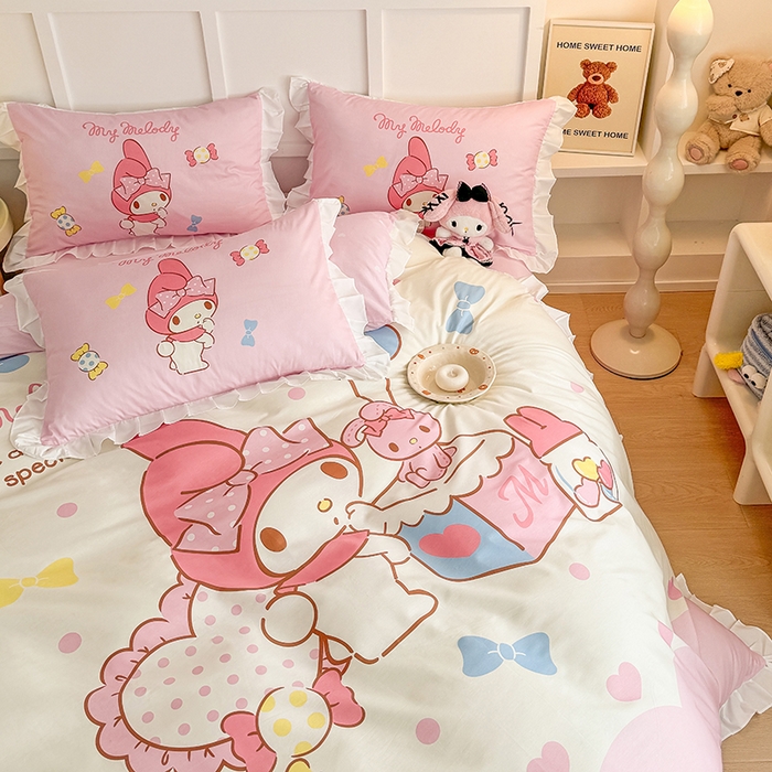 91家纺网 家纺一手货源 找家纺 玉元坊 2025年新款三丽鸥系列数码印花纯棉全棉床裙三件套四件套-花边款式 大版花边-糖果美乐蒂